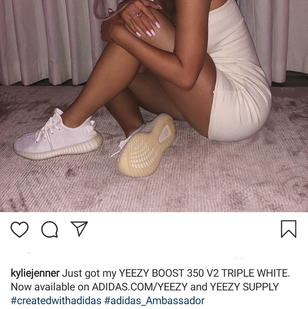 Yeezy Boost 350V2 - Picture 7 of 7